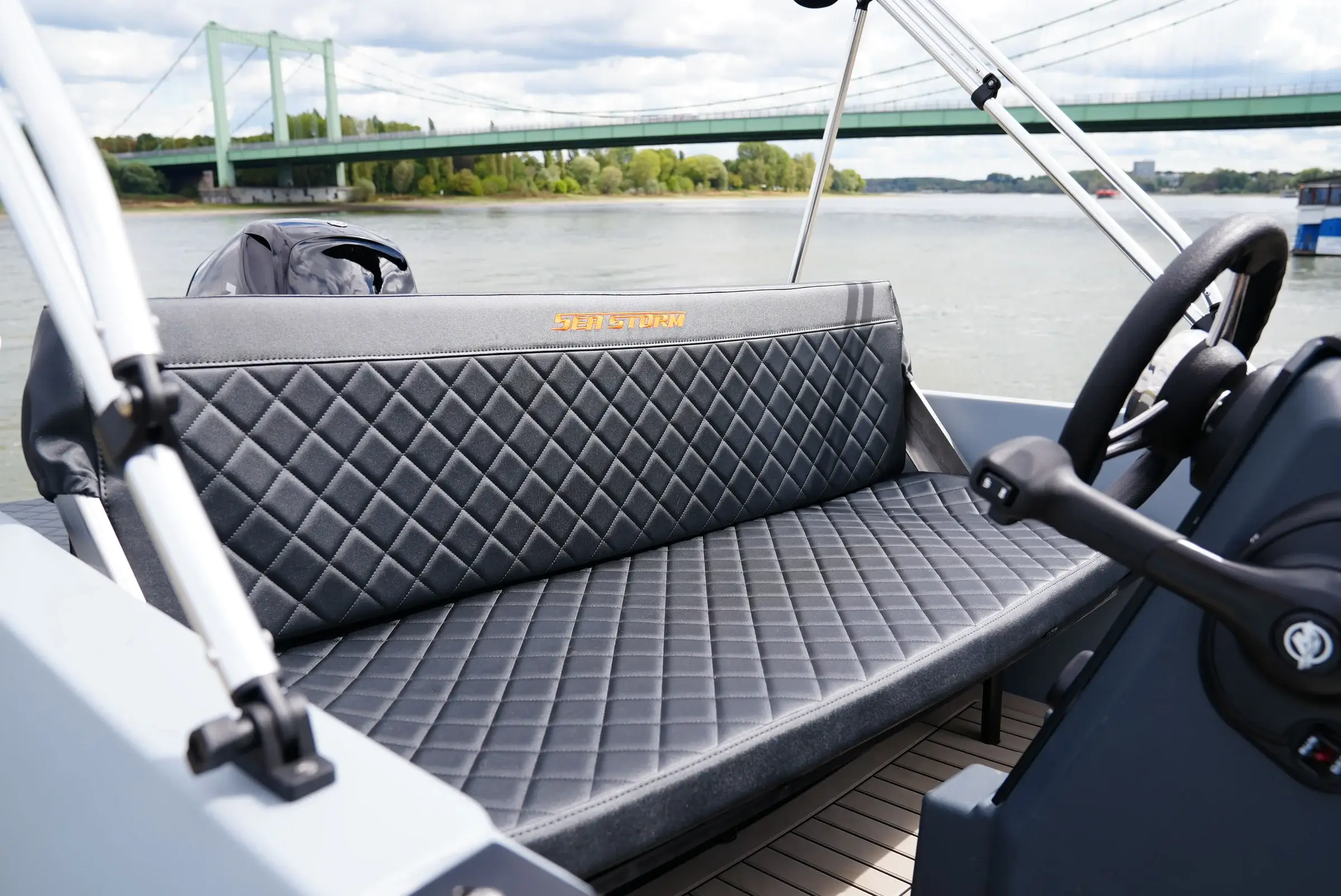 Bench seat of the SeaStorm 13s