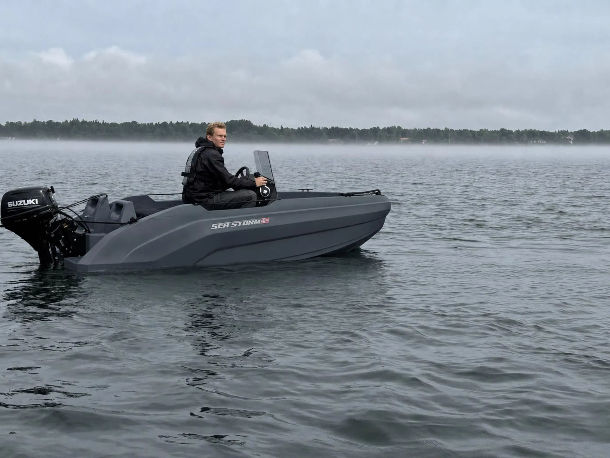 SeaStorm 12 HDPE Advantage – underway